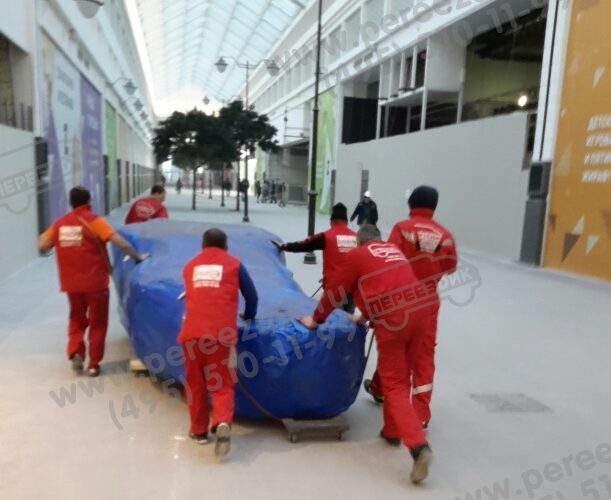 Доставка 5-ти метрового жирафа